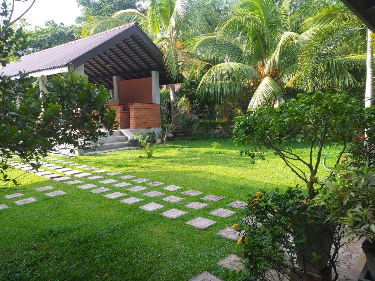 Green Wood Villa Негомбо Экстерьер фото